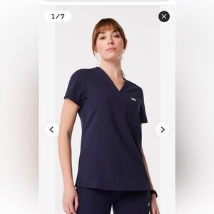 FIGS Catarina Navy Scrub Top XXS. Short sleeve stretch pocket core color